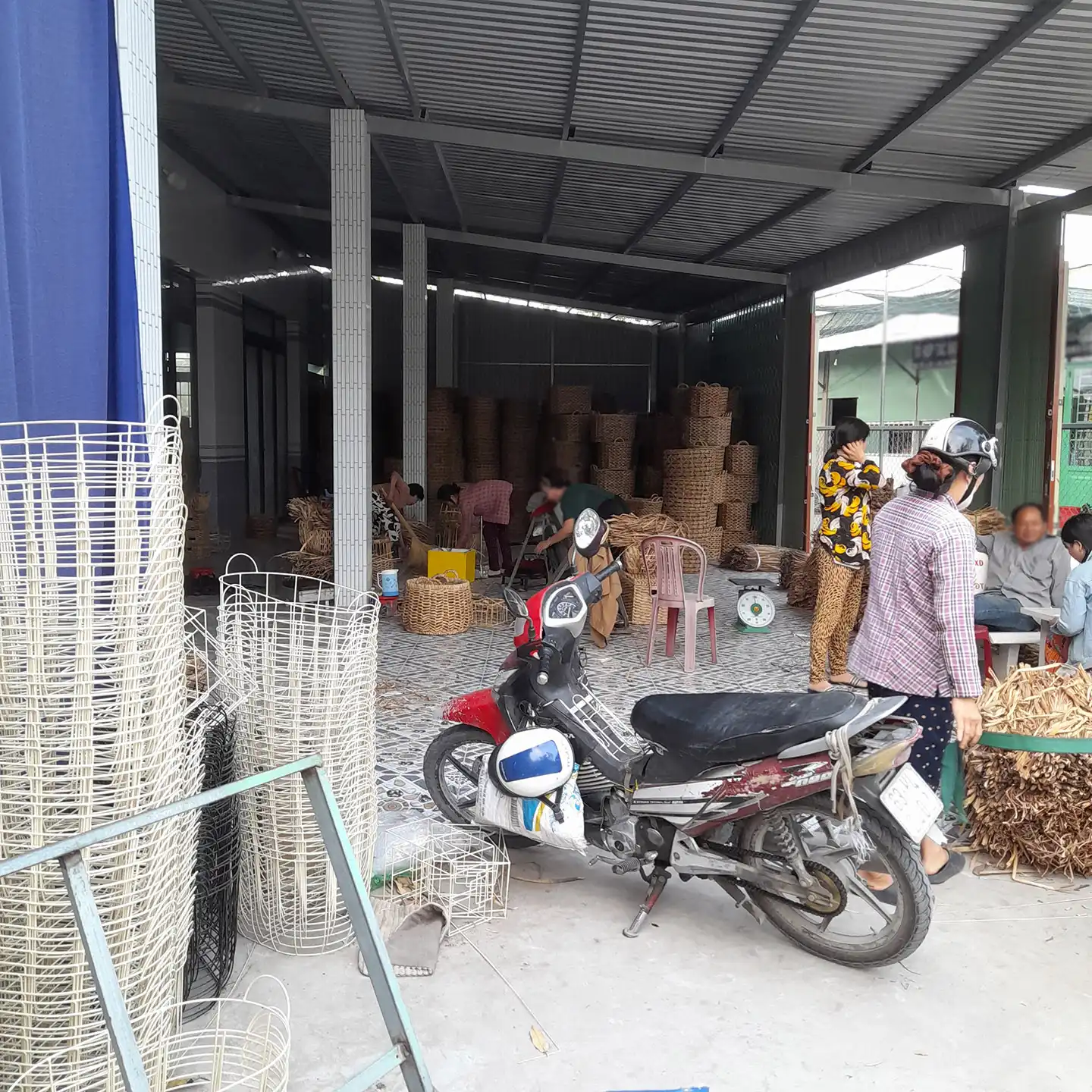 Đan Đát Lục Bình, Bẹ Chuối – Nghề Của Đôi Tay Khéo Léo của người dân ở Nhu Gia