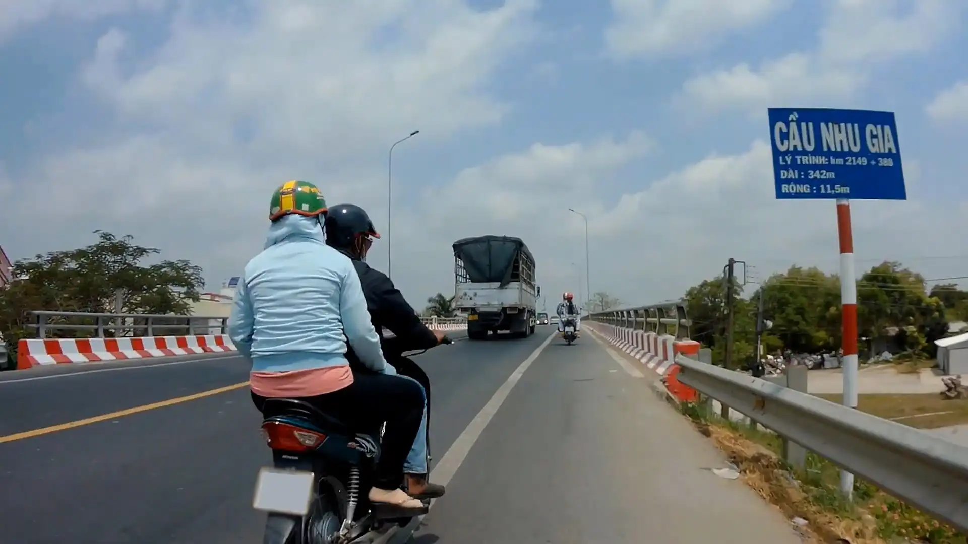 Cầu Nhu Gia ngày nay - rất đẹp và hiện đại