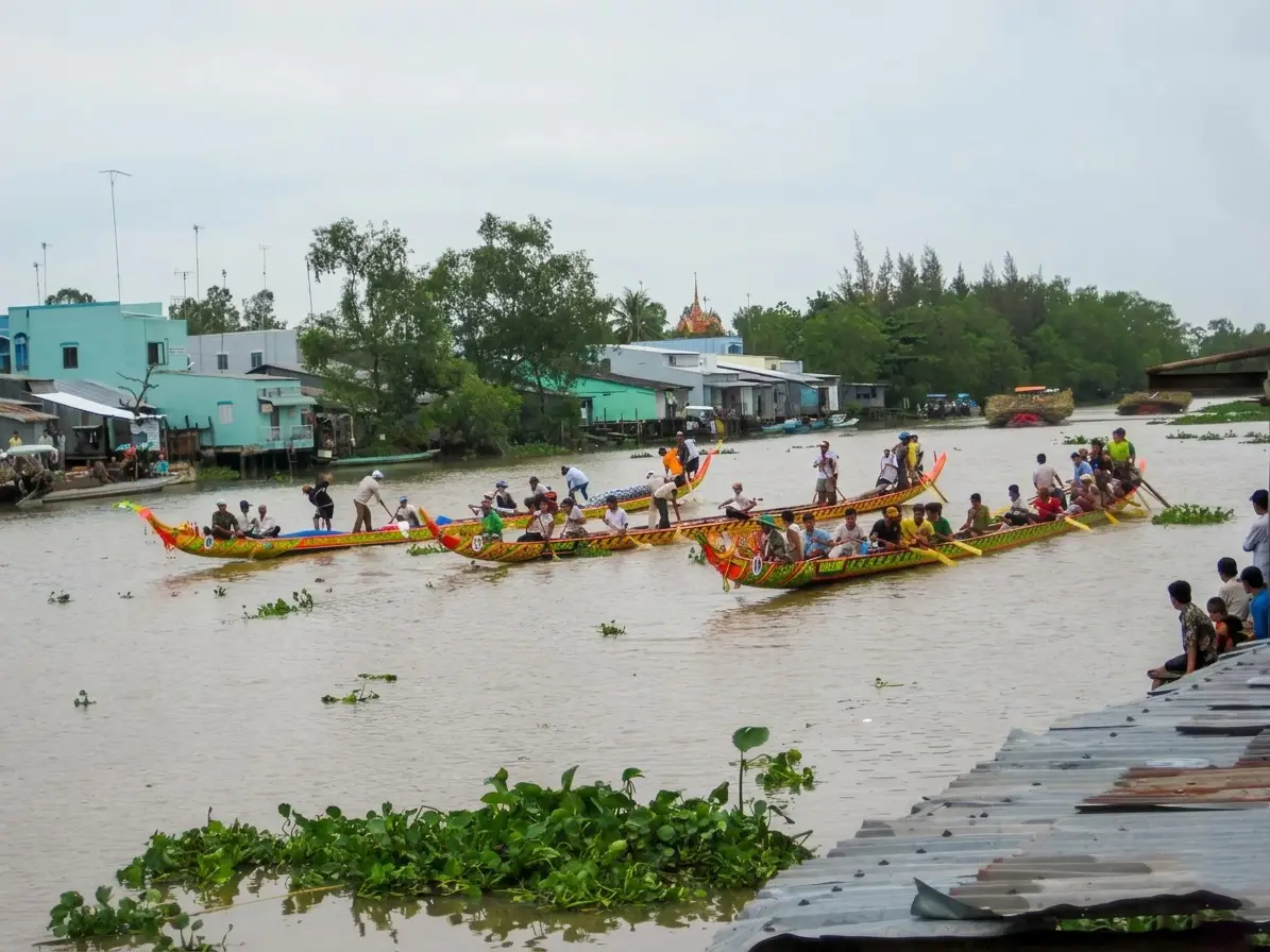 Đua Ghe Ngo Trên Sông Nhu Gia Sóc Trăng: Ký Ức Đường Đua Huyền Thoại